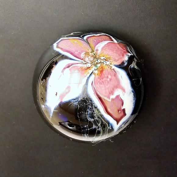 VINTAGE ERIC BRAKKEN MODERN STUDIO ART GLASS ROUND PAPER WEIGHT - Picture 2 of 5